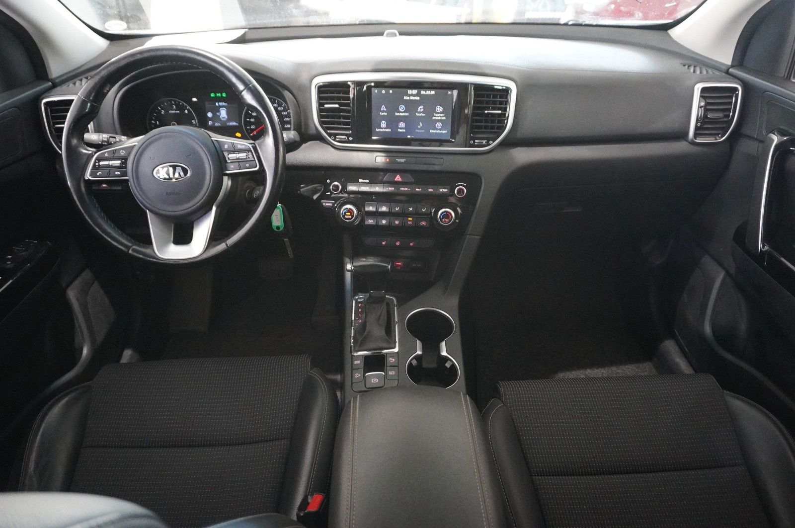 Fahrzeugabbildung Kia Sportage 1.6 CRDI 2WD DCT NAVI/LED/KAMERA/SH/AHK