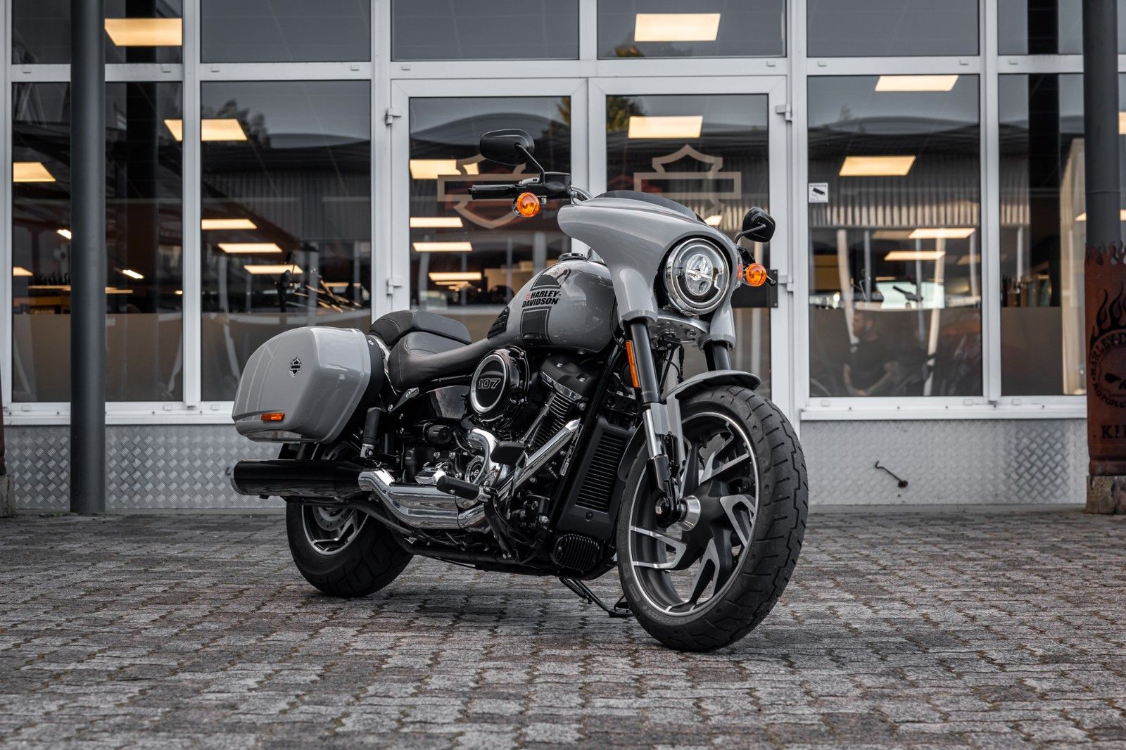 Fahrzeugabbildung Harley-Davidson FLSB Sport Glide Softail - JEKILL & HYDE