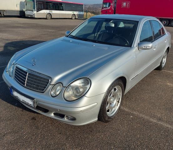 Mercedes-Benz E -Klasse Lim. E 220 CDI Scheckheft, Original KM