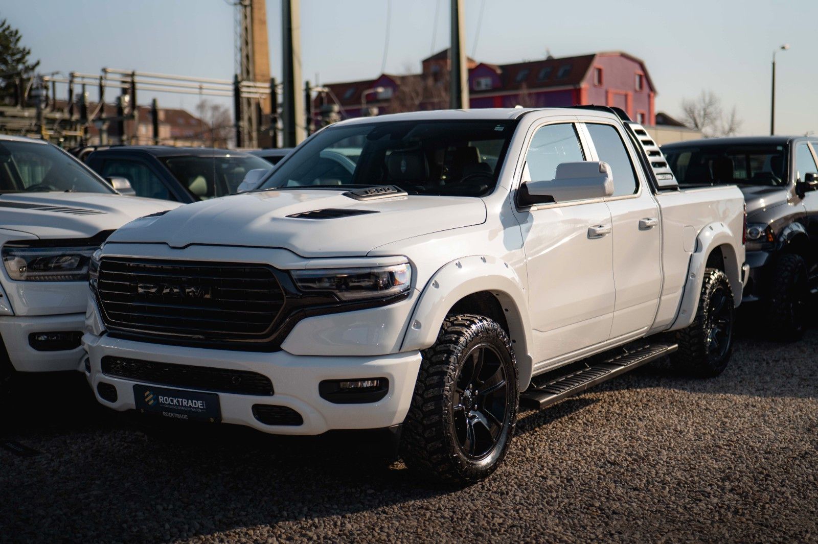 Fahrzeugabbildung Dodge RAM 5.7 V8 HEMI 4x4 OFFROAD LONGBED Limited 19%