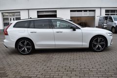 Fahrzeugabbildung Volvo V60 T5 Autom. R-Design*DAB+*FSHZG*RFK*H&K*AHK