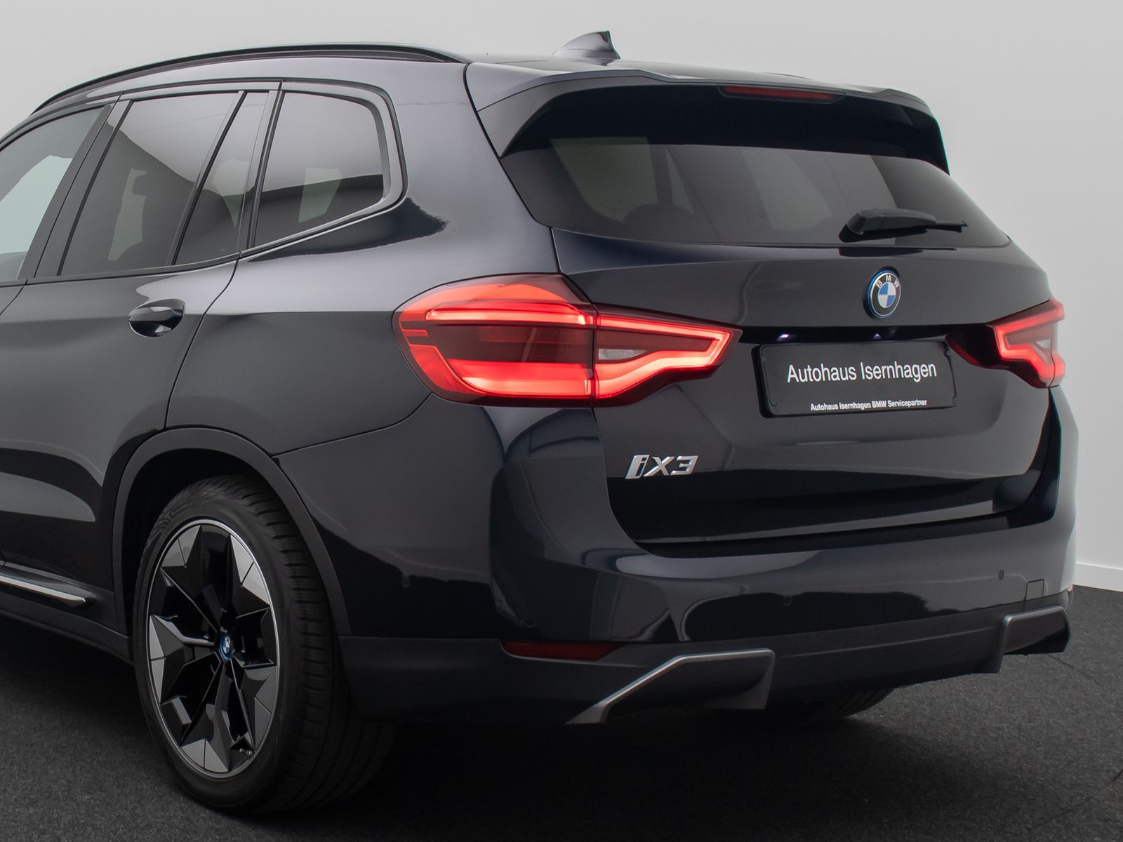 Fahrzeugabbildung BMW iX3 Impressive Alarm H/K 360°HUD Komfort Panoram