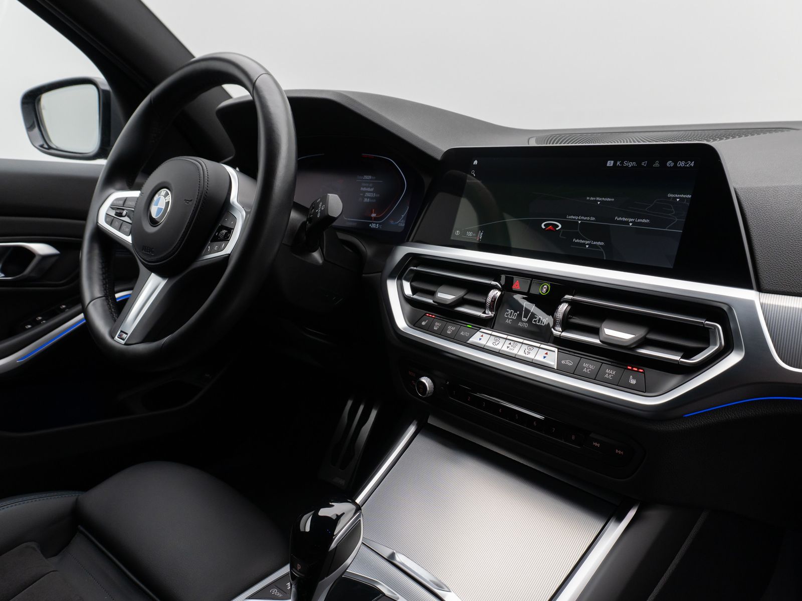 Fahrzeugabbildung BMW 330i M Sport Kamera DAB CockPitPr AHK Alarm 19"