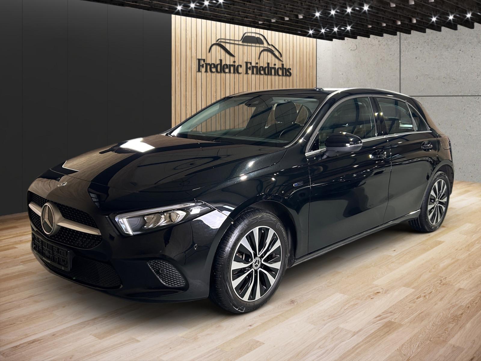 Mercedes-Benz A 250e SHZ Carplay