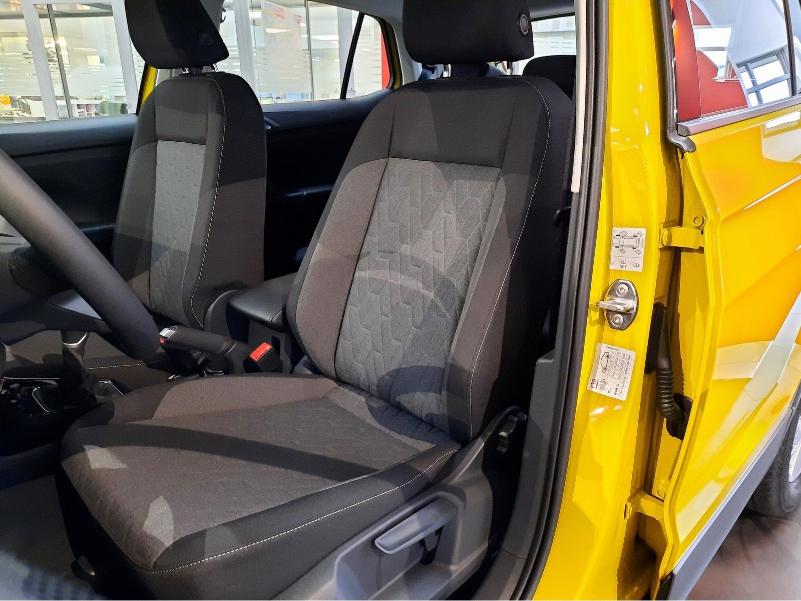 Fahrzeugabbildung Volkswagen T-Cross Life TSI *LED*PDC*ACC*Sitzhzg*App-Conn*