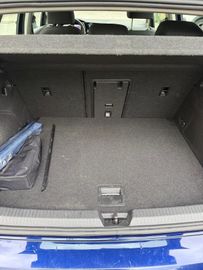 Volkswagen Golf - 10