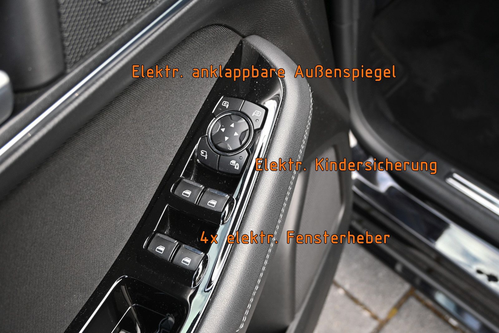 Fahrzeugabbildung Ford S-Max 2.0 d 140kW 4x4 Titanium °ACC°AHK°2xKAMERA