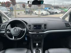 Fahrzeugabbildung Volkswagen Sharan 1.4 TSI Comfortline DSG Standhzng AHK 7Si