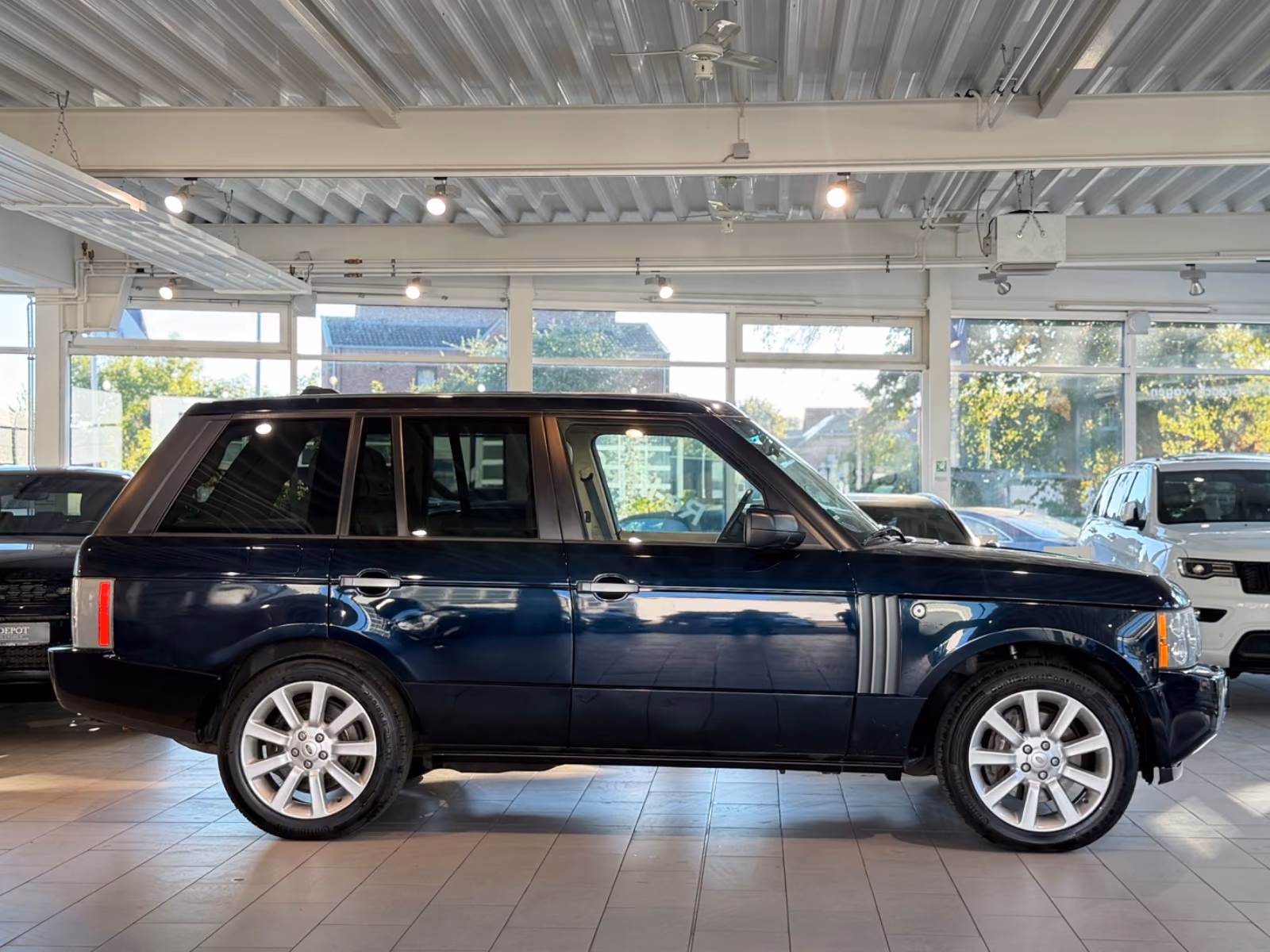 Land Rover Range Rover 3.6 TDV8 Vogue | 272 ch | BVA | GPS | Toit ouvrant | Chauffage stationnaire | Sièges chauffants et ventilés | Attelage
