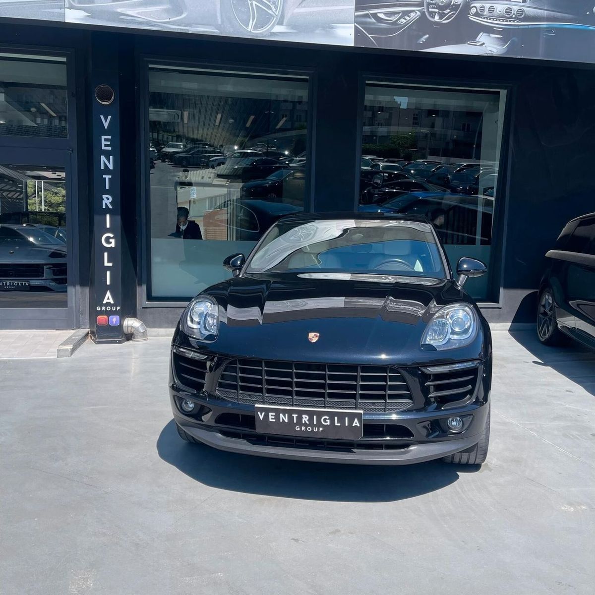 PORSCHE Macan