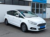 Ford S-Max S-MAX Titanium Navi SHZ AHK - Ford: Unfallwagen