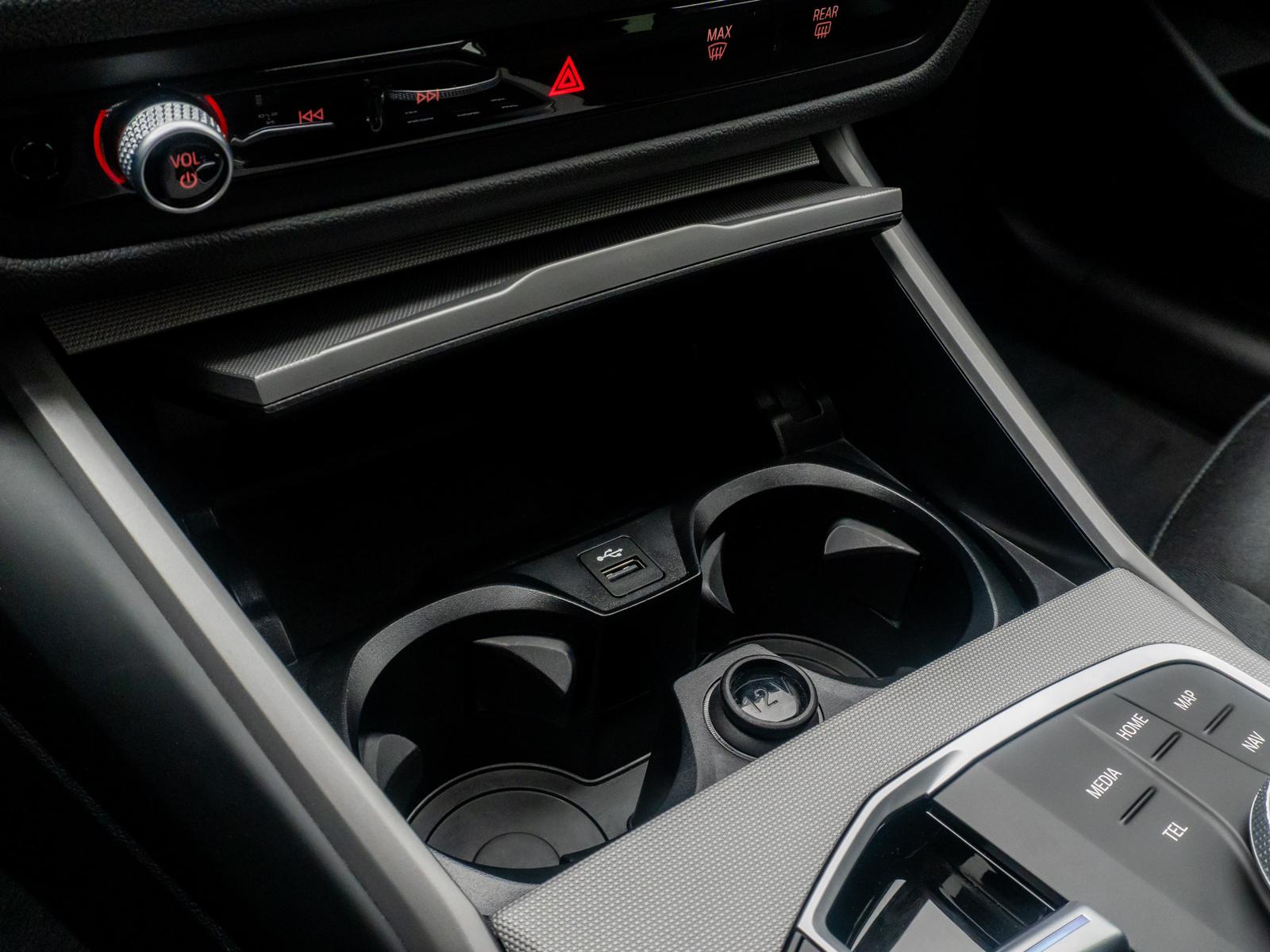 BMW 318 i GeschwindigR DAB PDC Widscreen CockpitPlus, миниатюра 29