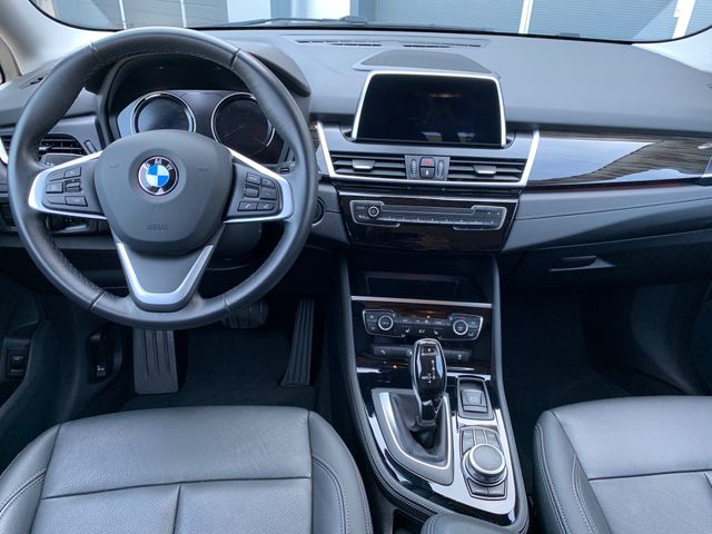 Fahrzeugabbildung BMW 218i Gran Tourer Luxury+7Sitz+LED+Navi+Leder+AHK