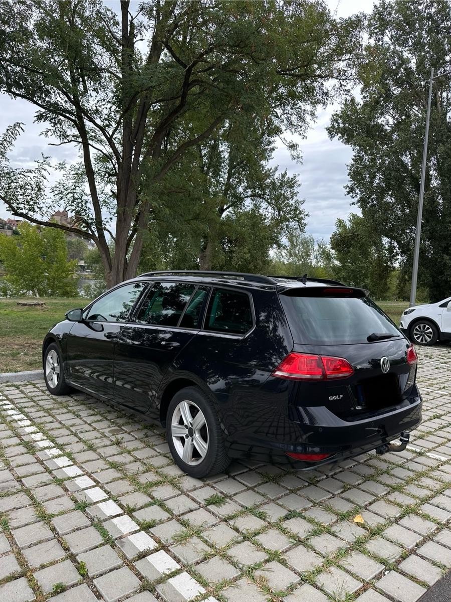 Volkswagen Golf 2013 — interior