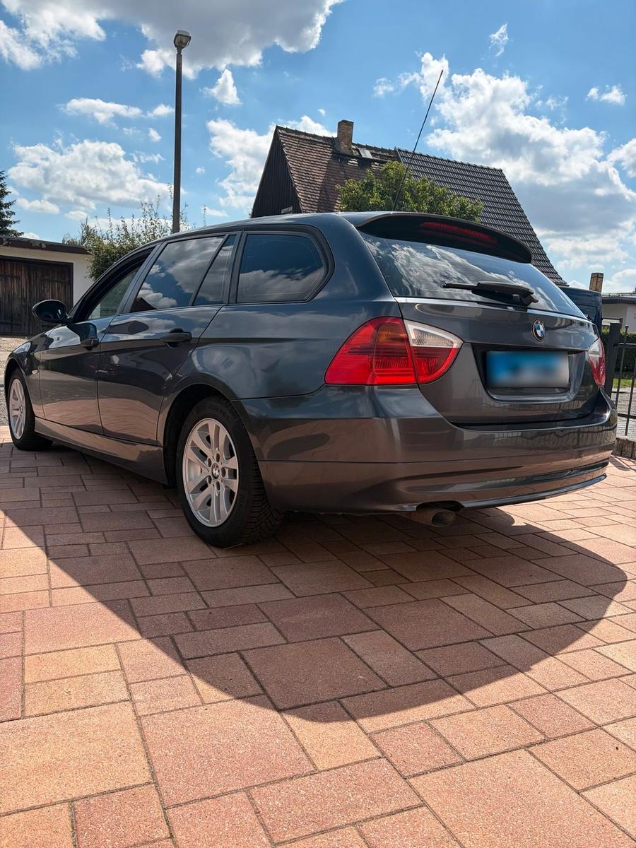 BMW 320 2006 — engine 163 HP (120kW)