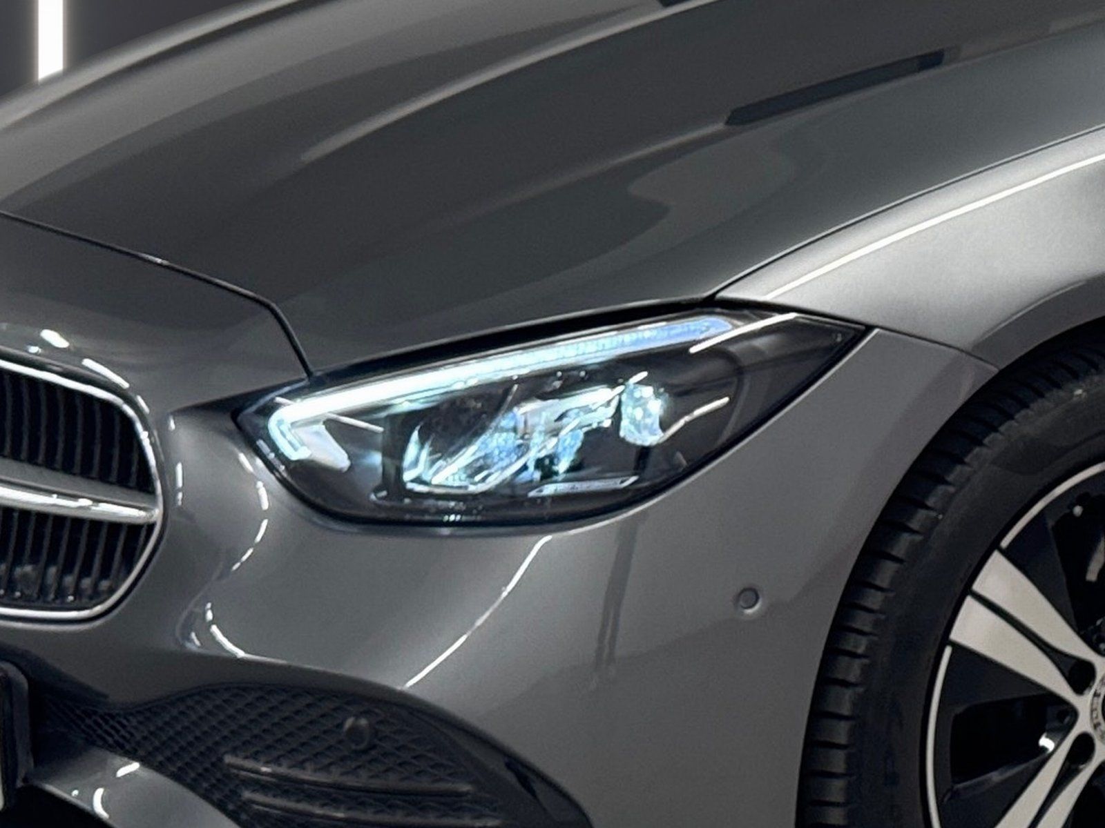 Fahrzeugabbildung Mercedes-Benz C 200 T Avantgarde*LED*AHK*Kamera*Ambientebel.