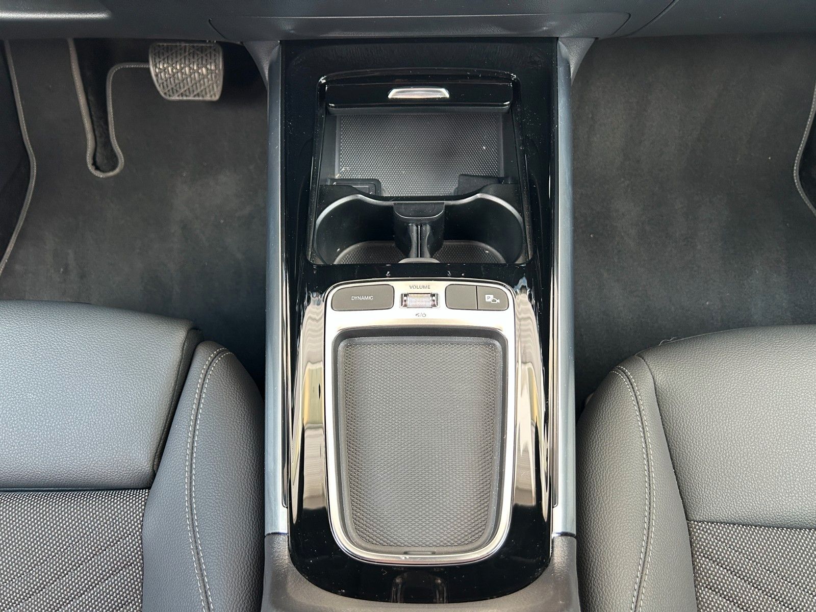 Fahrzeugabbildung Mercedes-Benz B 180 Progressive+PARK+SPIEGEL+LED+DAB+DIGITAL