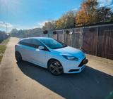 Ford Focus 2,0 EcoBoost ST Leder-Sport-Paket ST - Ford Focus aus 2013: ST