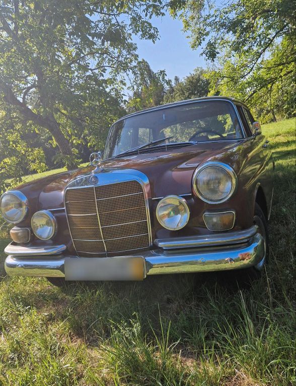 Image of Mercedes-Benz 200