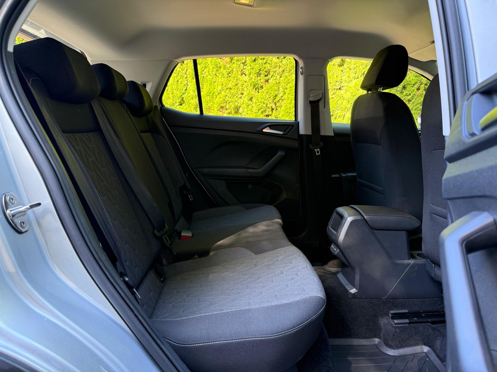 Fahrzeugabbildung Volkswagen T-Cross 1.0 TSI DSG Life LED+KAM+ACC+CARPL+SHZ+
