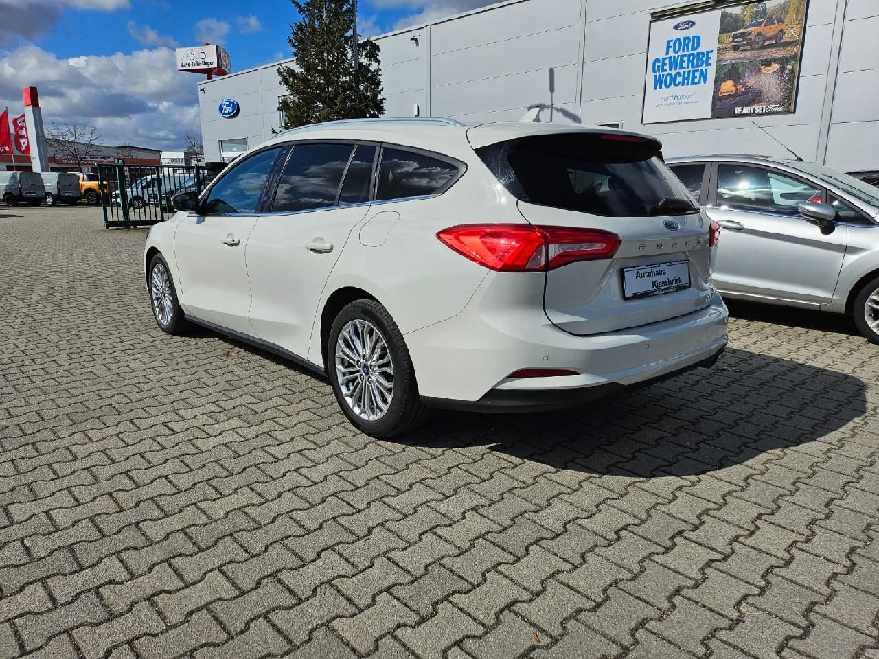 Fahrzeugabbildung Ford Focus Turnier Titanium