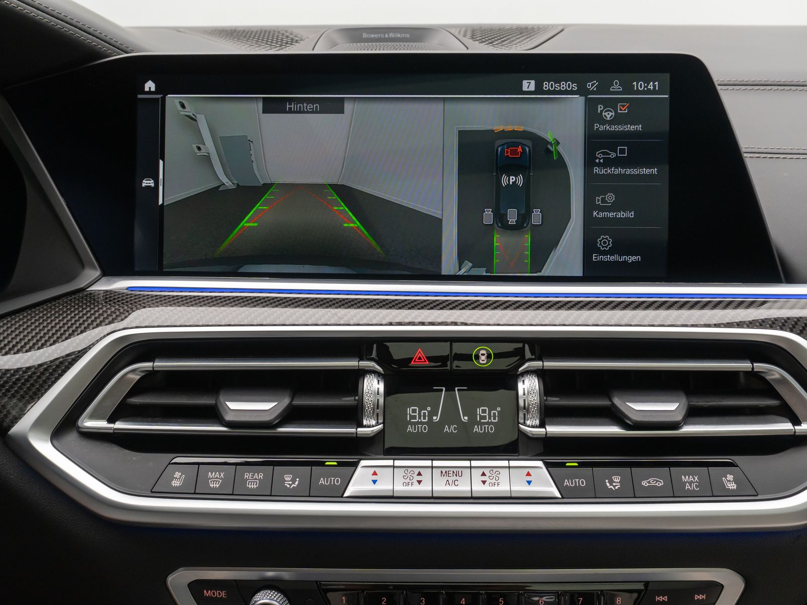 Fahrzeugabbildung BMW X6 M50i Panorama Laser 360°HUD B&W SoftCL 22Zoll