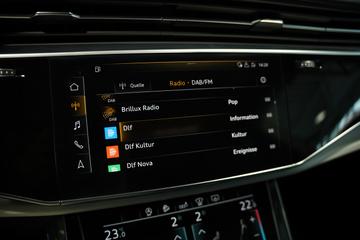 2020 AUDI SQ8 — миниатюра 38