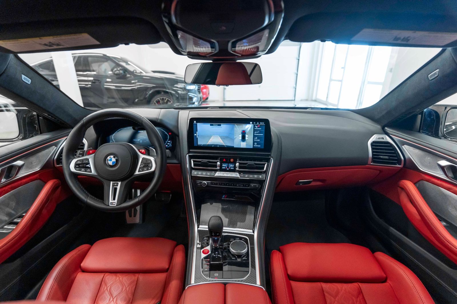 Fahrzeugabbildung BMW M8 Competition GC Head Up Laserlicht B&W ACC 360