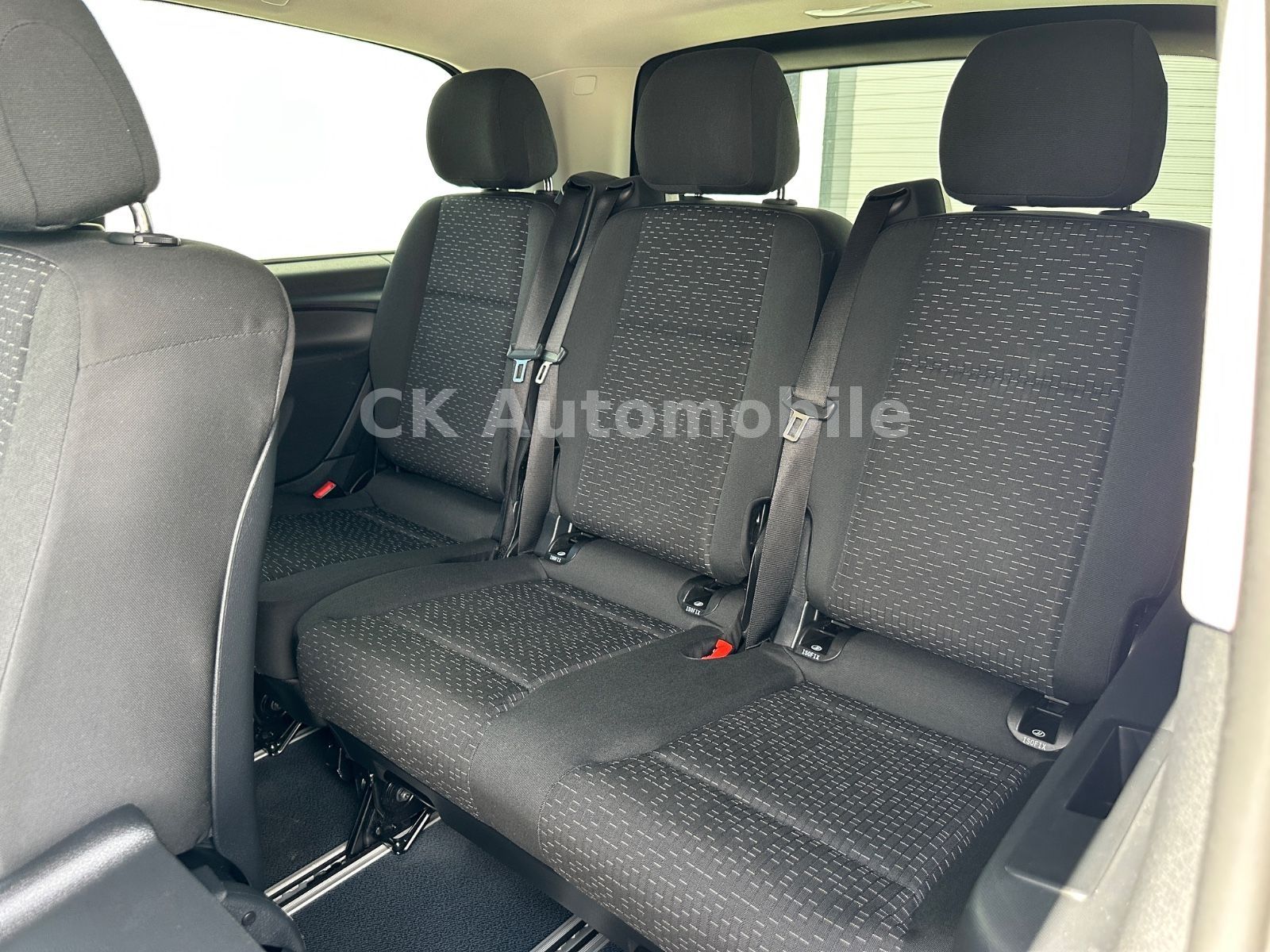 Fahrzeugabbildung Mercedes-Benz Vito Tourer 119 PRO lang/9 Sitze/Navi/LED/Kamera