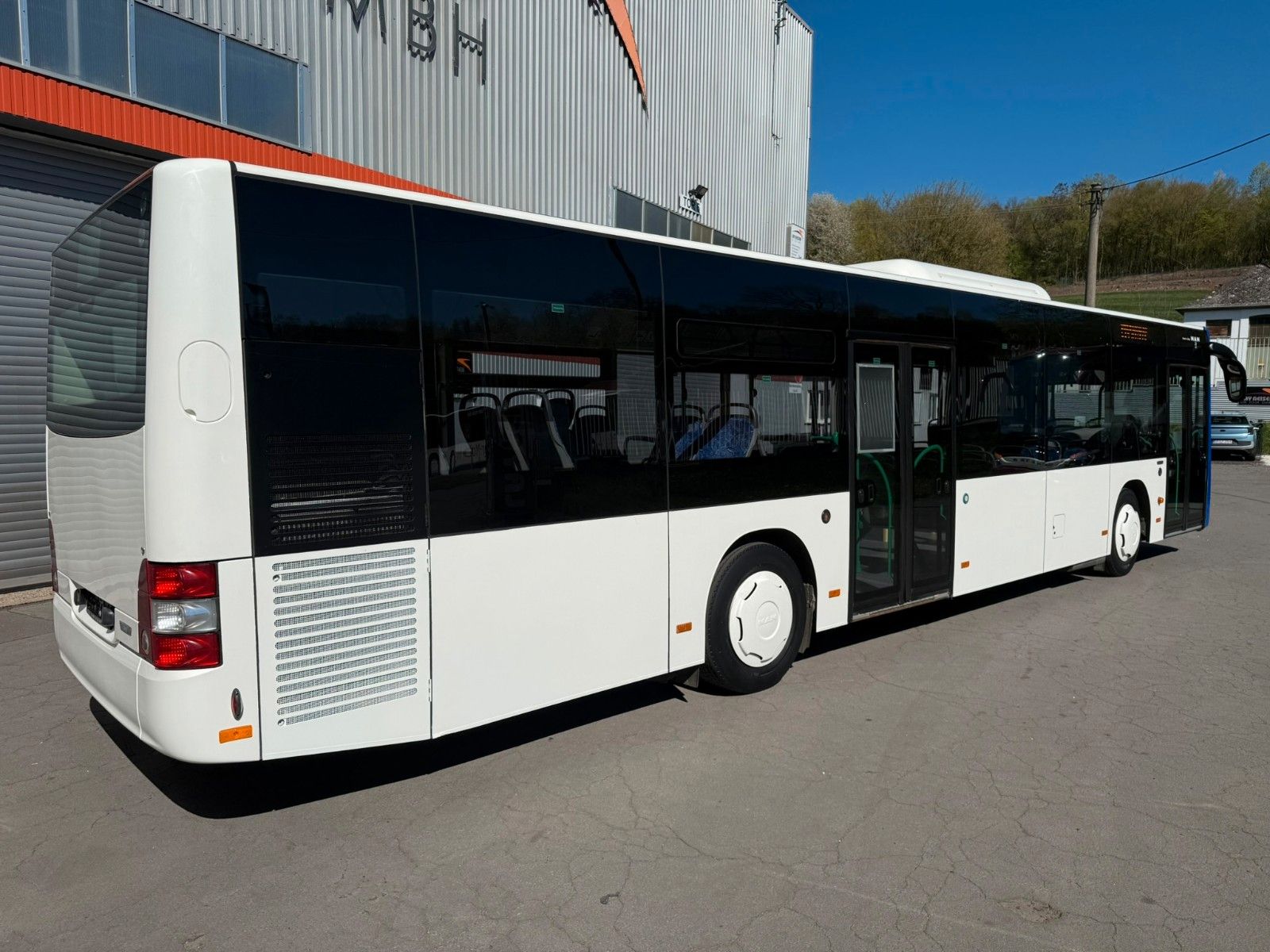 MAN  2015 - Image 8 of 28