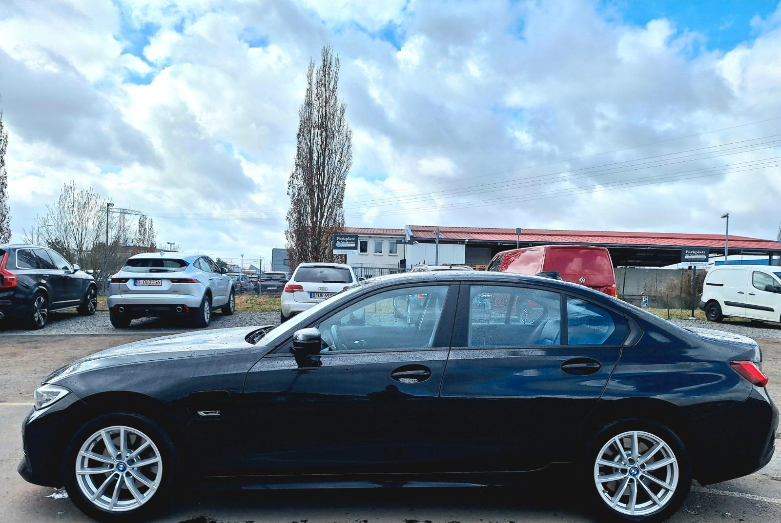 BMW 320e*Navi*LED*Leder*SHZ*Cam-PDC*ToteWinkel