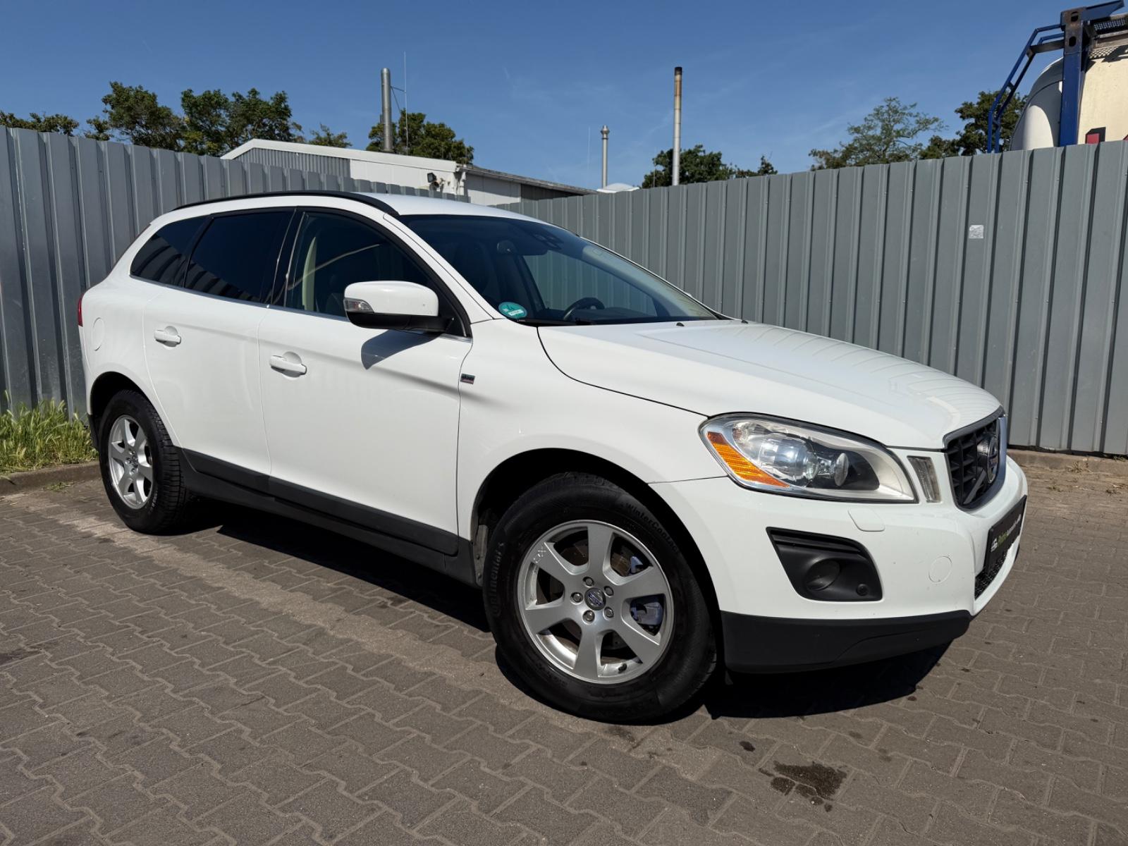 Volvo XC60 AWD*2-Hand*Zahnri-Wasp. Neu*TÜV 10/27*Euro5