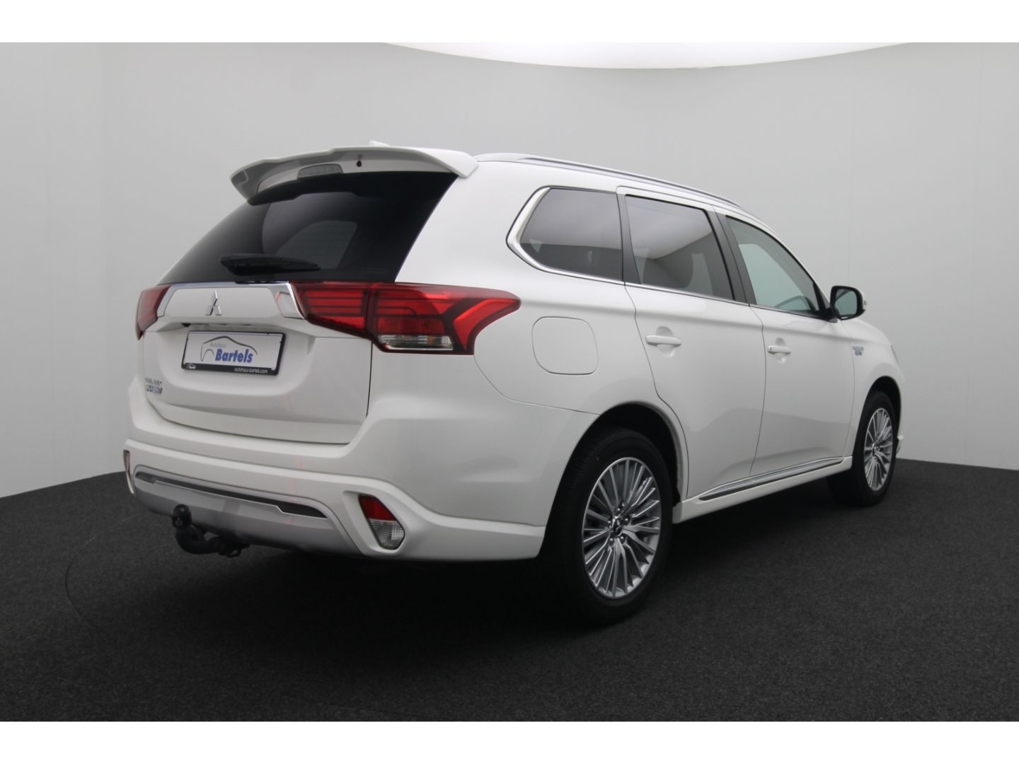 Fahrzeugabbildung Mitsubishi Plug-in Hybrid Outlander PHEV 2.4 Basis 4WD