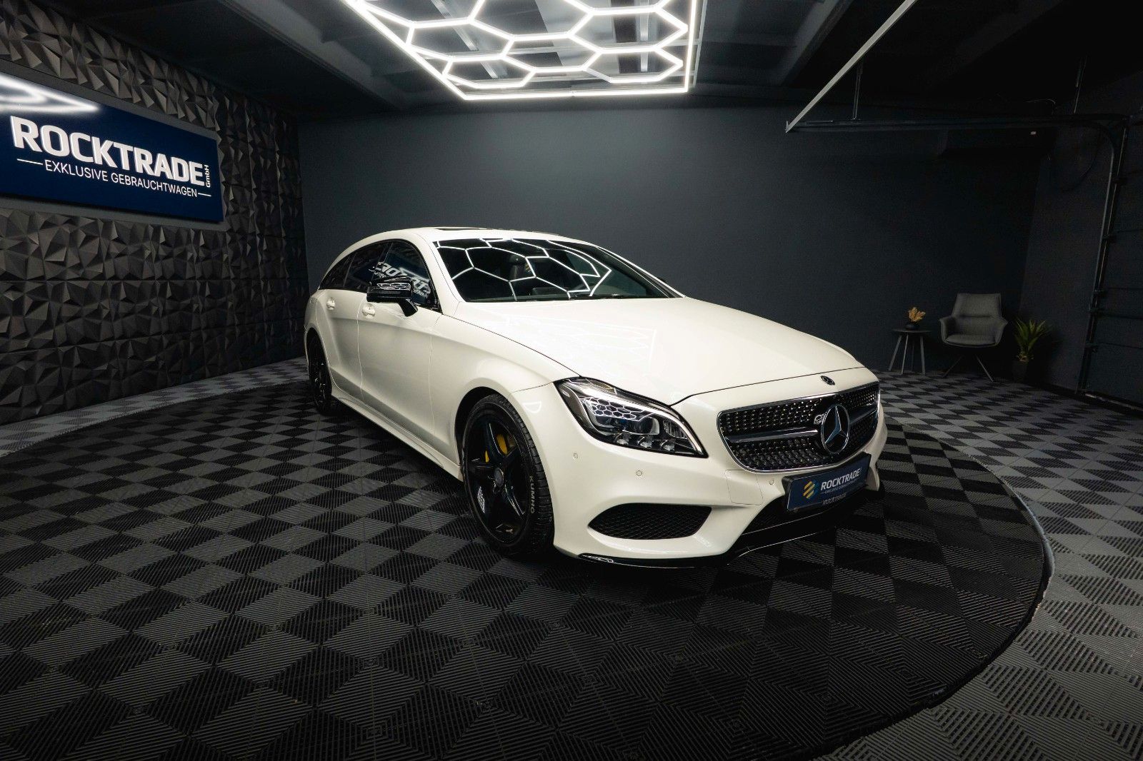 Fahrzeugabbildung Mercedes-Benz CLS 400 Shooting Brake AMG Night-Paket Designo