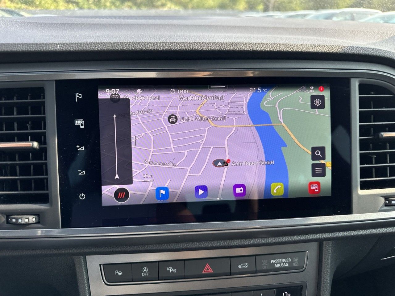 Fahrzeugabbildung CUPRA Ateca 2.0 TSI 221 kW (300 PS) 7-Gang DSG 4Drive - mit KI generiert/bearbeitet