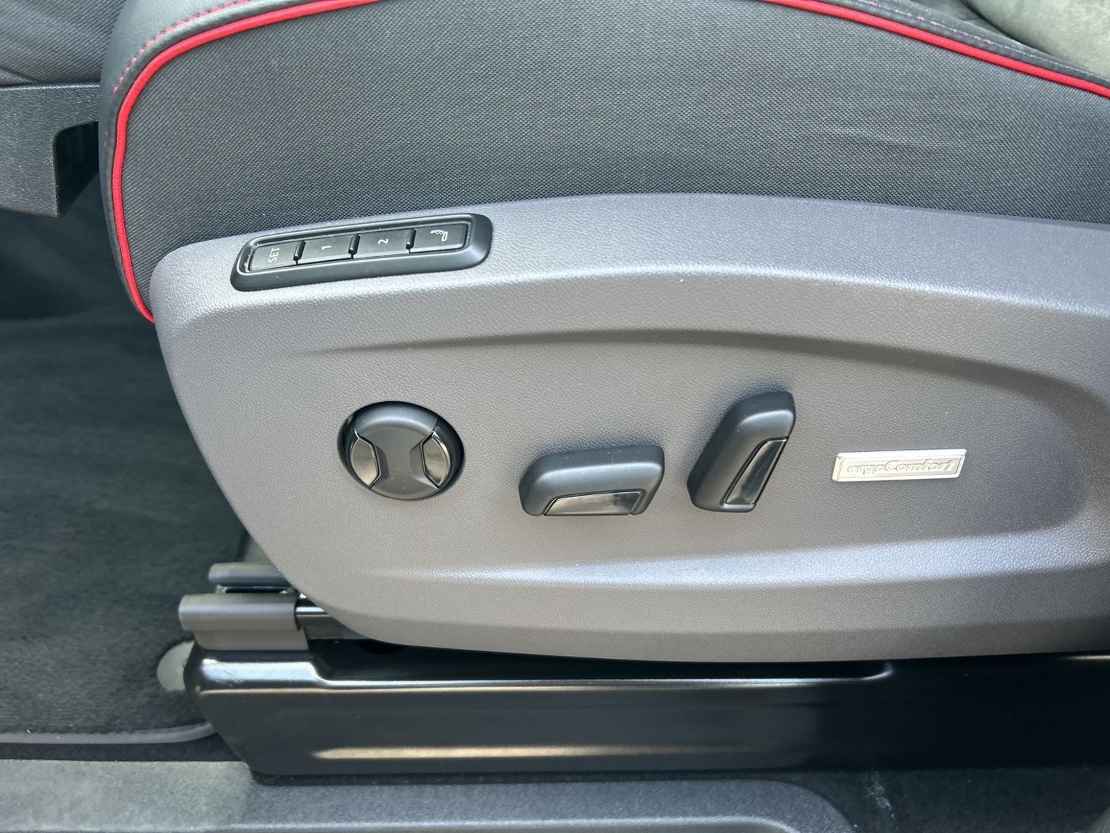 ID.Buzz GTX 4MOTION LR, lang, AHK, Infotainment,