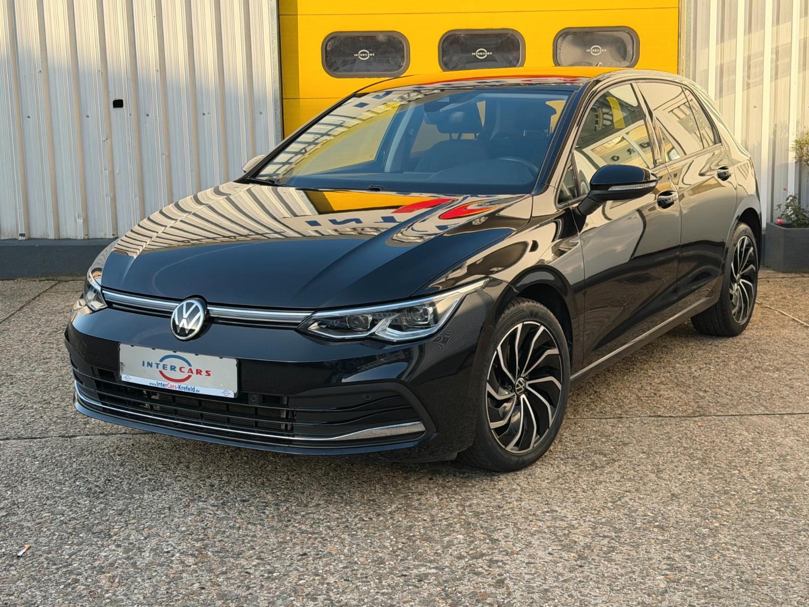 Volkswagen Golf VIII 8 2,0 TDI Lim. Life LED Virtual ACC