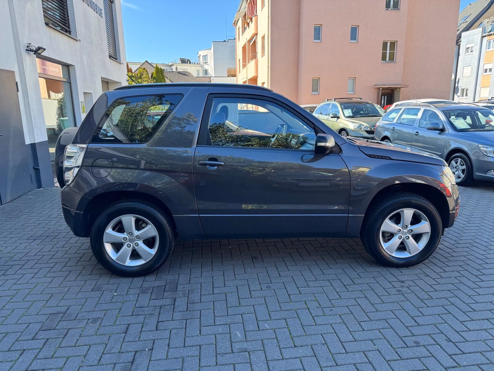 Suzuki Grand Vitara 2.4 VVT 166 ch 4x4 • Boîte auto • Réducteur • Attelage • Sièges chauffants