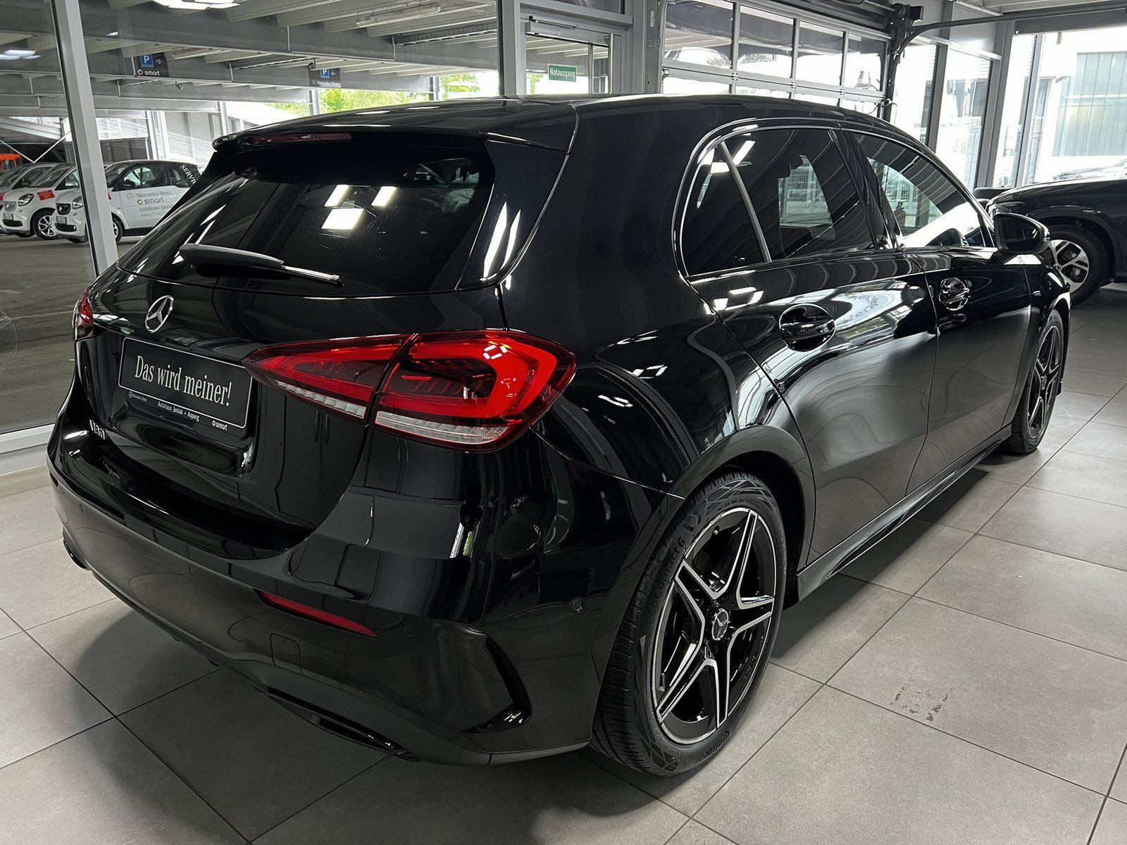 Mercedes-Benz A180 AMG Line LED NAVI PDC&KAM KLIMA SHZ CARPLAY foto 5