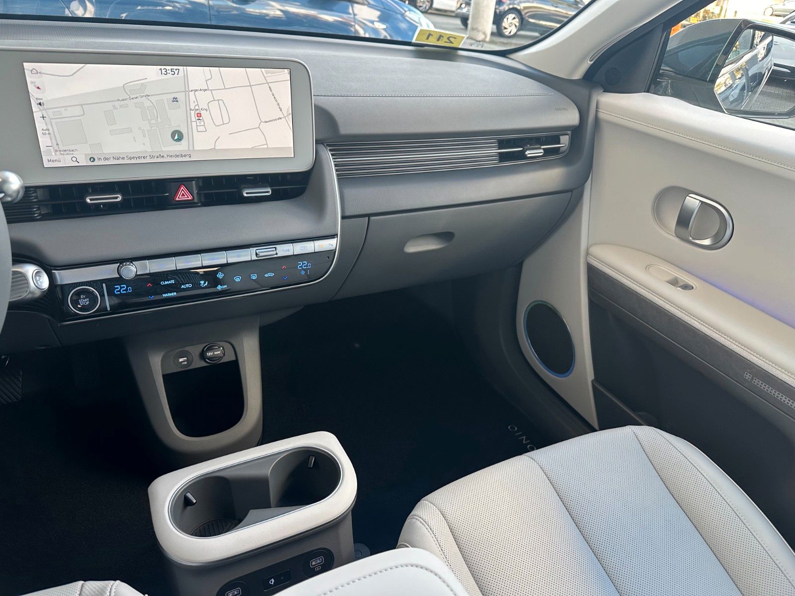 Fahrzeugabbildung Hyundai IONIQ 5 77,4kWh Techniq-Paket Bose/Pano/Navi!