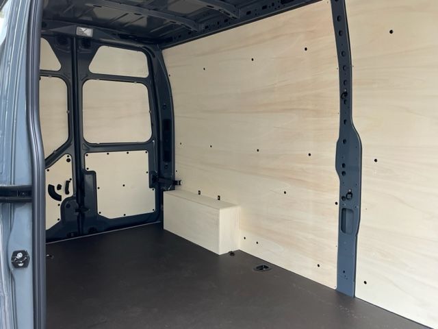 Fahrzeugabbildung Renault MASTER Kastenwagen FWD Kasten KOMFORT L3H2 3,5t