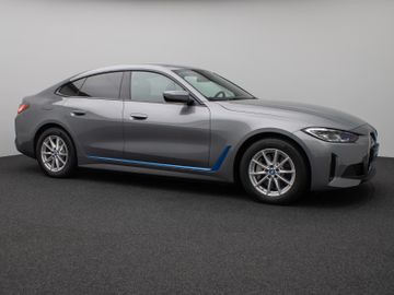 Fahrzeugabbildung BMW i4 eD35 Gran Coupé Glasdach Kamera DAB H/K Komfo