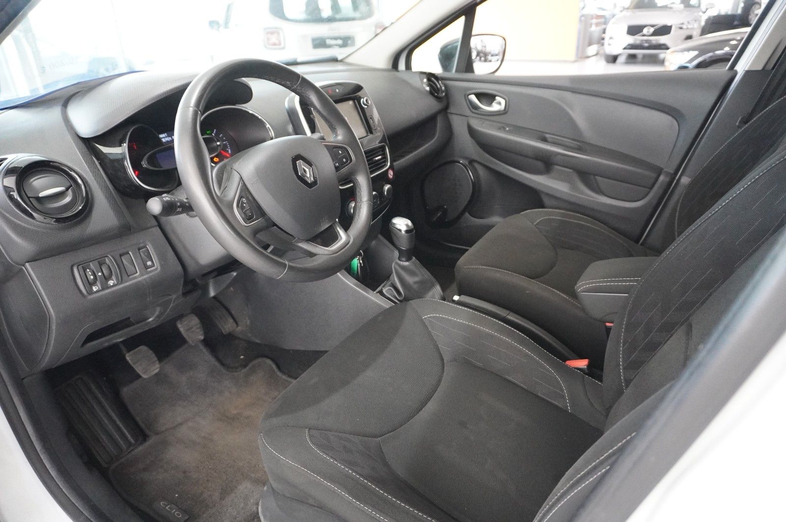 Fahrzeugabbildung Renault Clio IV Grandtour 0.9 TCE LIMITED NAVI/LED/DAB+
