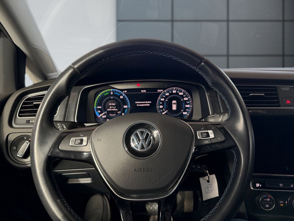 Golf VII e-Golf *LED*ACTIVE INFO*NAVI*PDC*BATTER