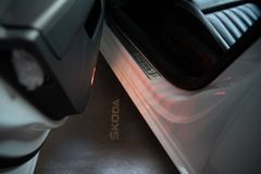 SKODA Superb Combi 2.0 TDI L&K 4x4*Massage*LED*ACC*PSD