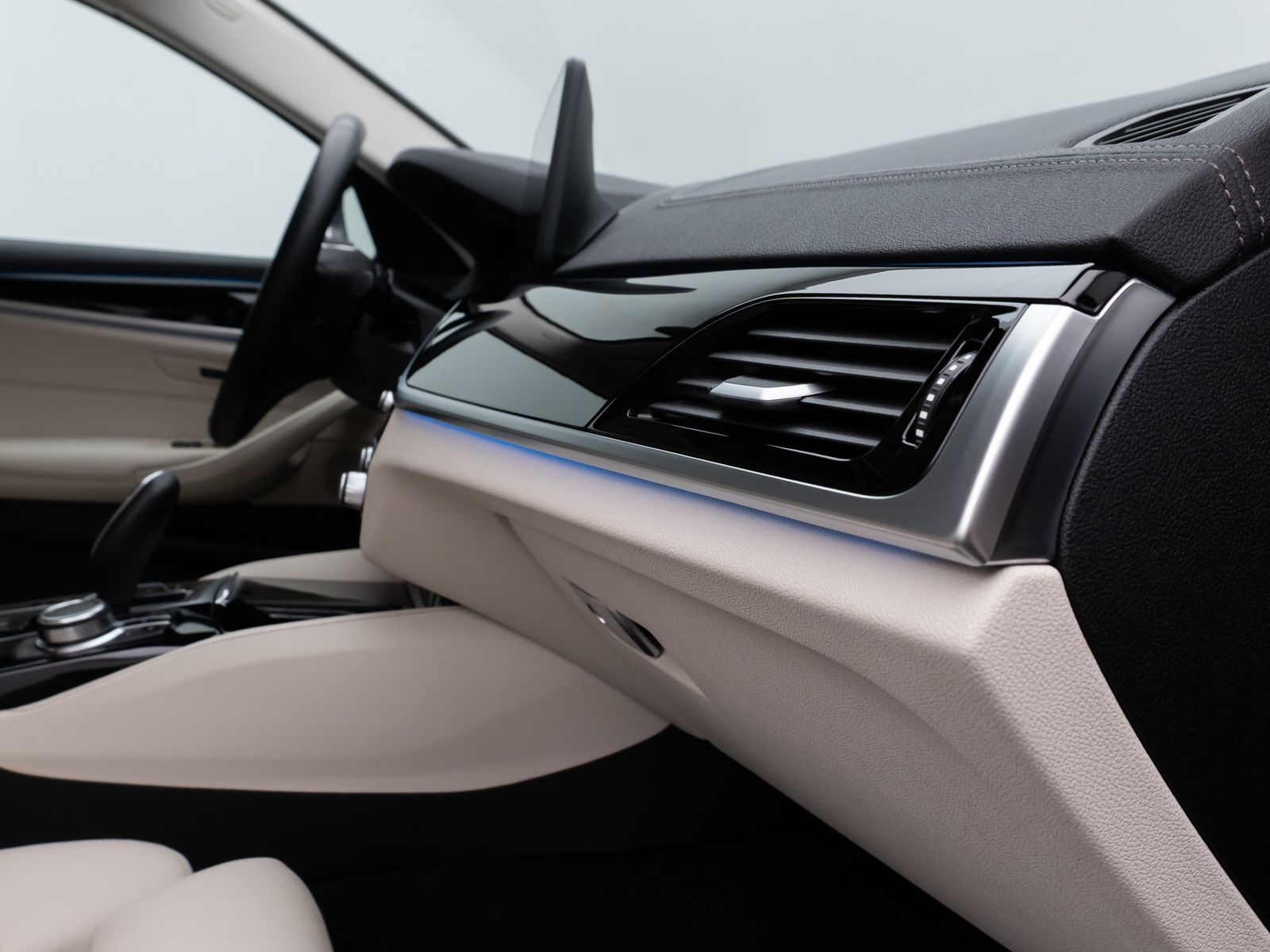 Fahrzeugabbildung BMW 530e xD Luxury Line KameraHUD DAB HiFi Komfort
