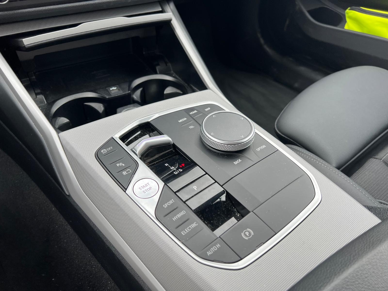 BMW 330e Touring ACC+AHK+Spur+Sportsitze Sensatec