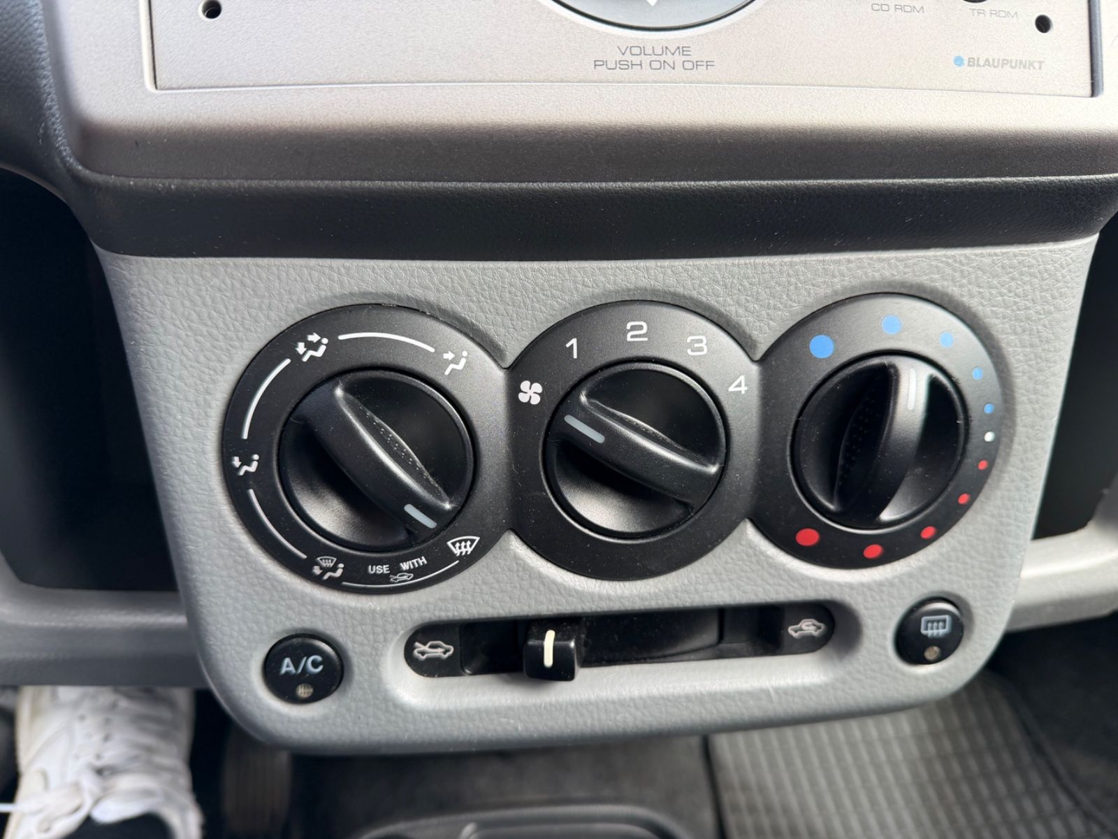 Fahrzeugabbildung Suzuki Ignis 1.5i°Allrad°Tüv 3-28°1.Hand°8-fach°