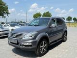 Ssangyong Rexton 2.0 e-xDi W Crystal 4WD Leder 7 Sitzer - Ssangyong REXTON mit Diesel-Antrieb: Geländewagen, 2.7
