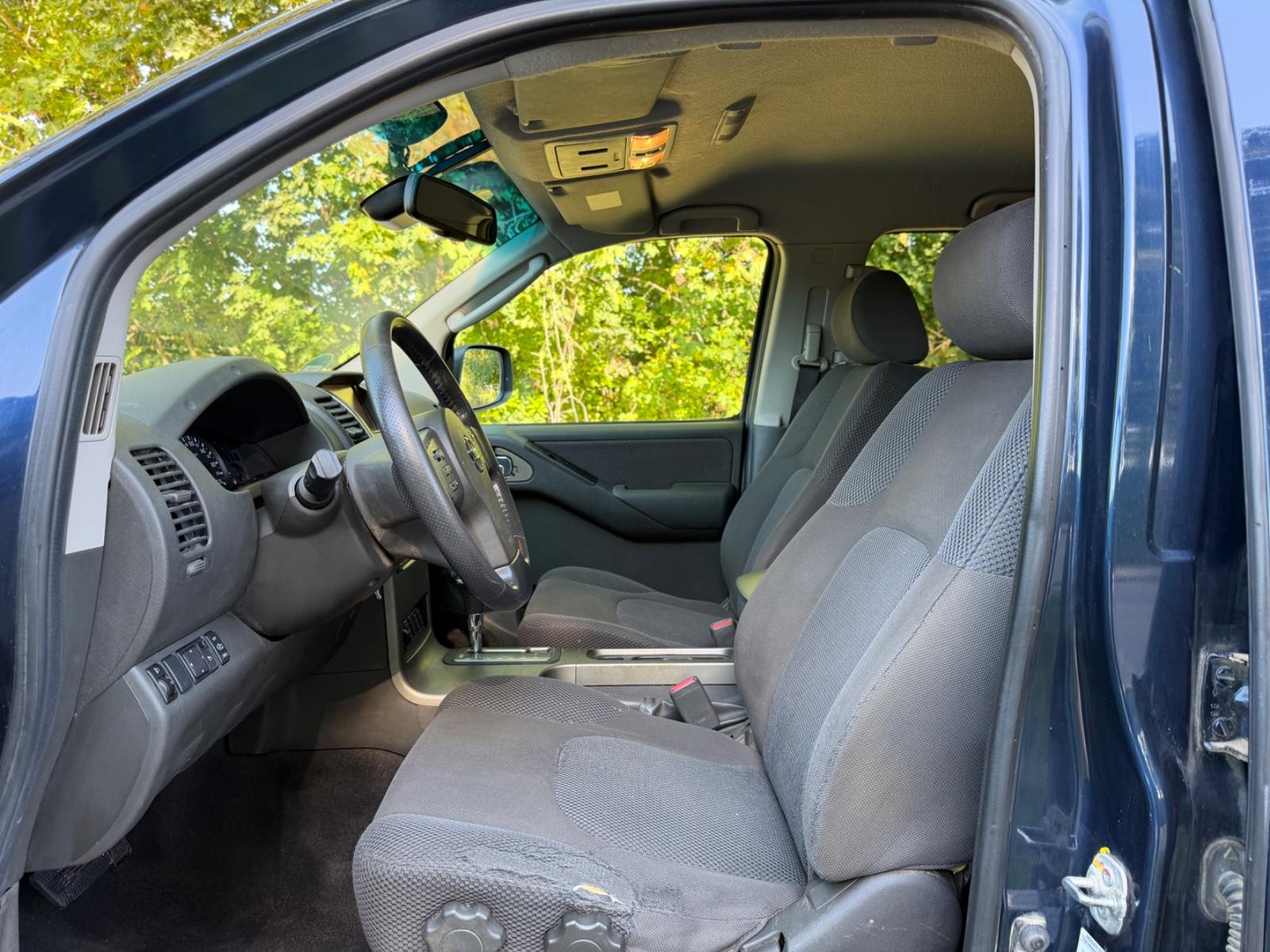 Nissan Navara D40 Double Cab 2.5 dCi 171 ch • BVA • 4x4 • Toit Ouvrant • Sièges chauffants